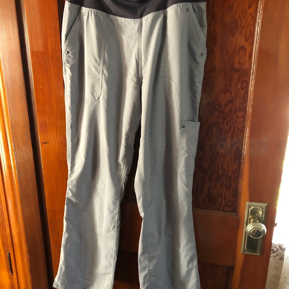 Healing hands grey Medium scrub pants.